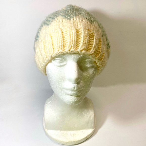 HANDMADE Chunky Fair Isle Beanie Hat, Warm Winter Weather Accessory Gift - Picture 2 of 9